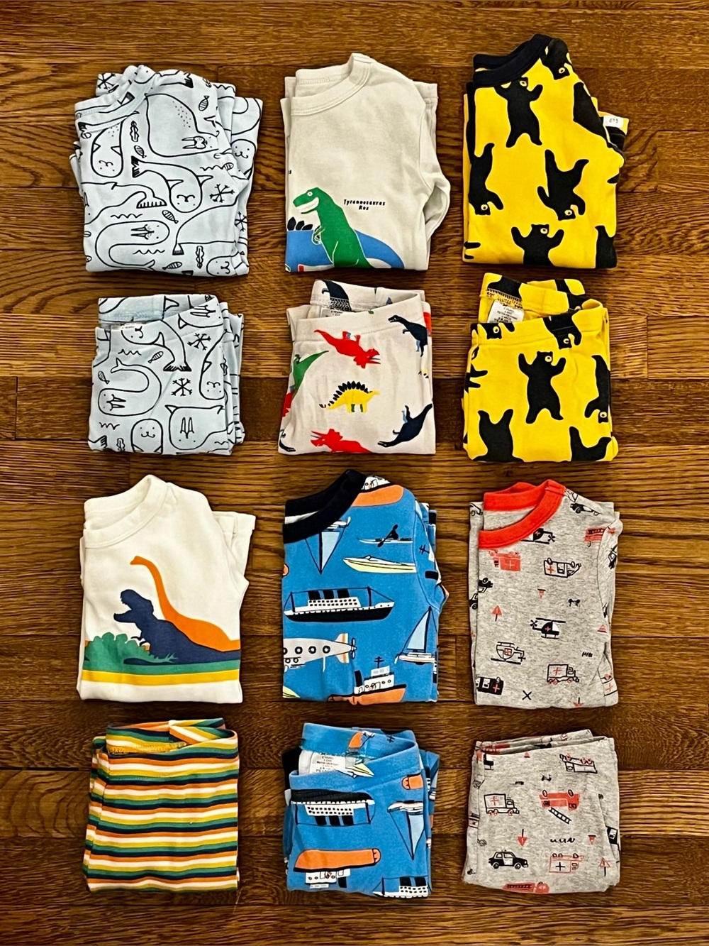 Lot of 6 - Baby GAP Kids Boys Size 4 Pajamas - Bears Dinos & more!